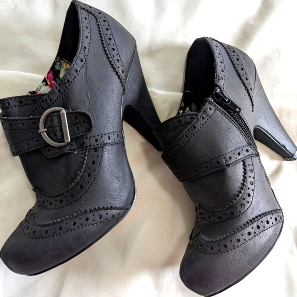 Shi by Journeys Women's Ankle Booties - Picture 3 of 15